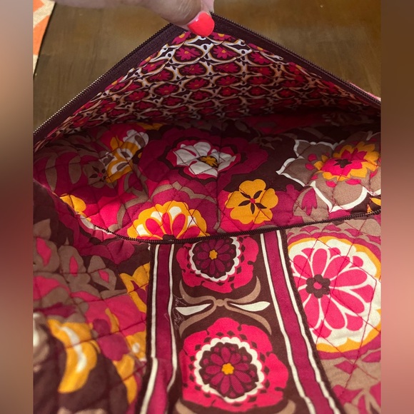 EUC Vera Bradley Messenger Bag & ID holder Set (Carnaby Retired Pattern) - Picture 3 of 15